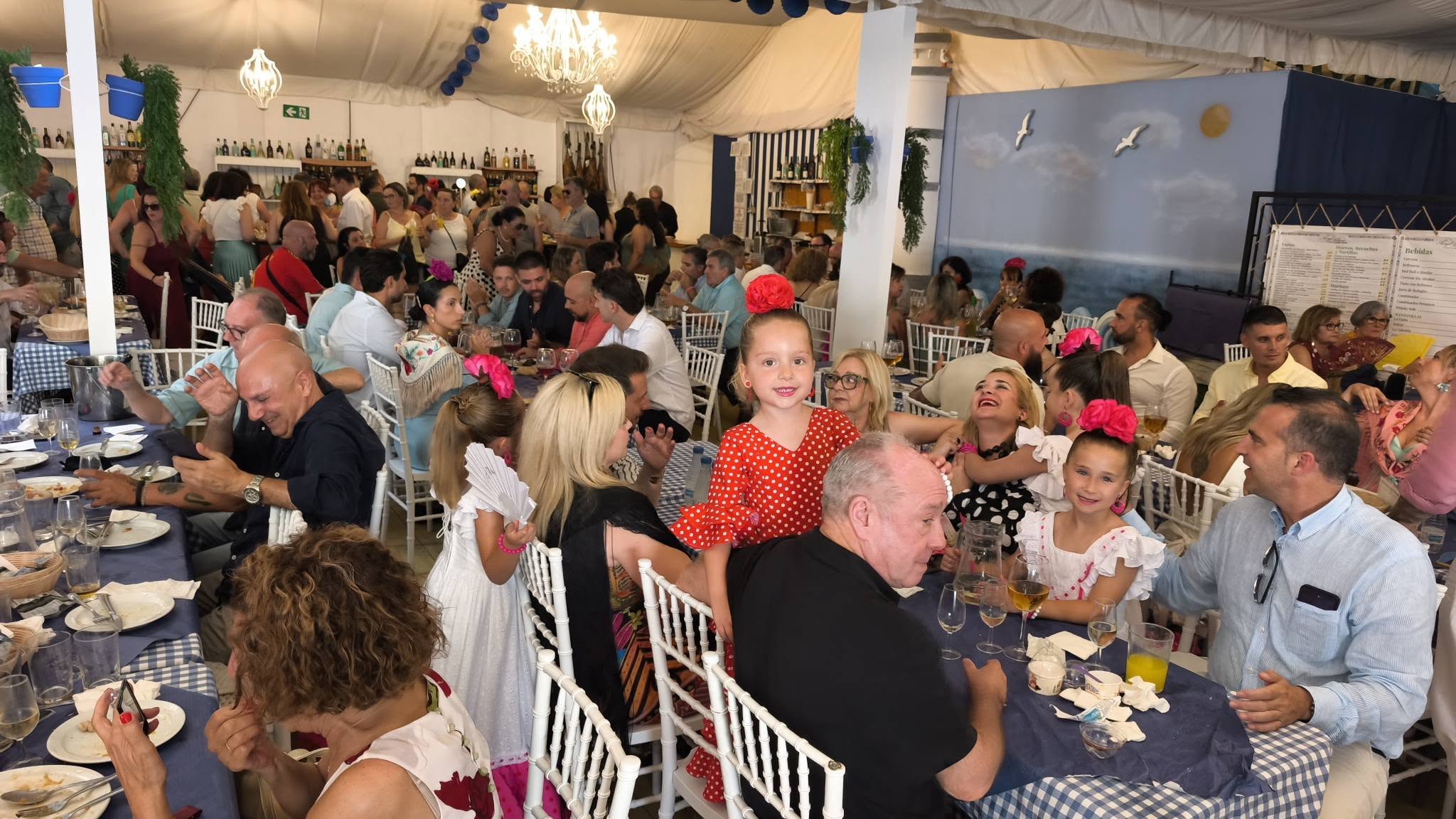  El domingo por sevillanas llena la Feria Real de Algeciras. Foto: M.G./8Directo 