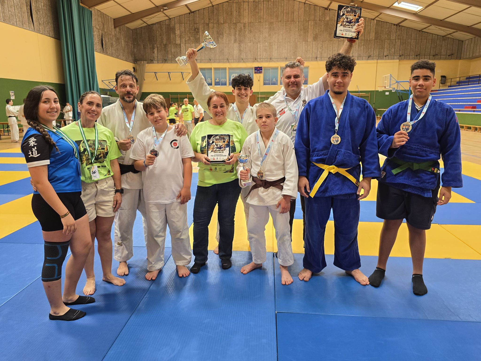 El Club Salesianos María Auxiliadora brilla en El Puerto con 32 medallas en el XLIV Trofeo de Judo