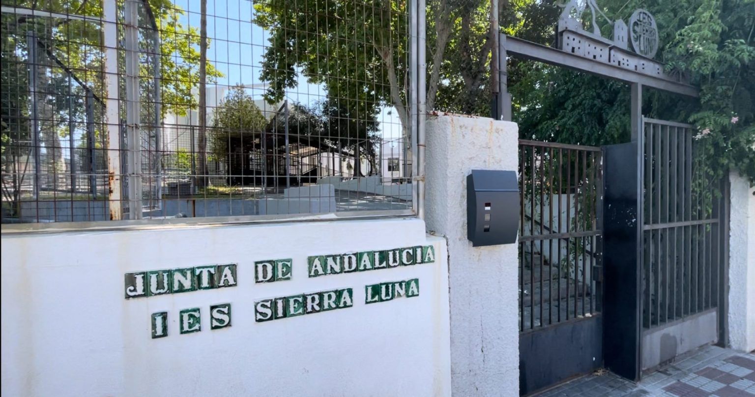 PSOE Los Barrios exige medidas urgentes para combatir el calor en las aulas