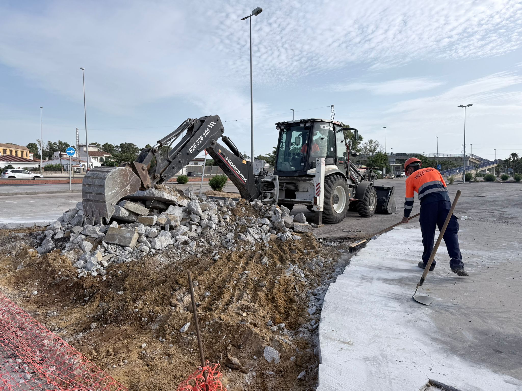 El asfaltado del Parque Empresarial de Palmones encara su recta final