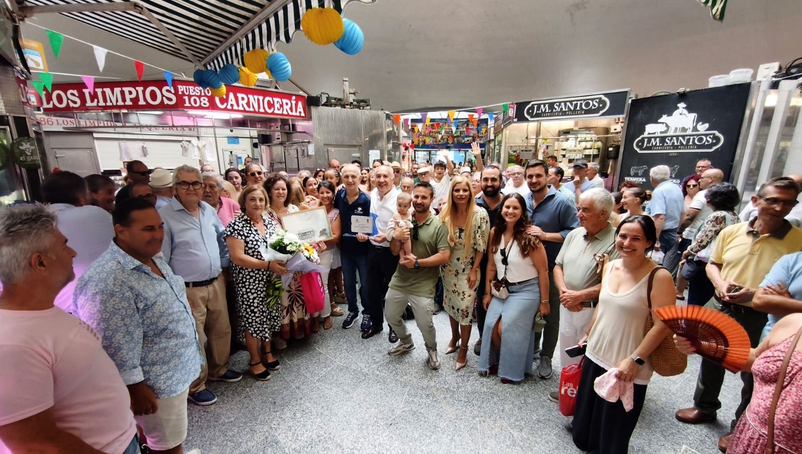 Algeciras rinde homenaje a Fernando García Mena "El Chato" por su jubilación 
