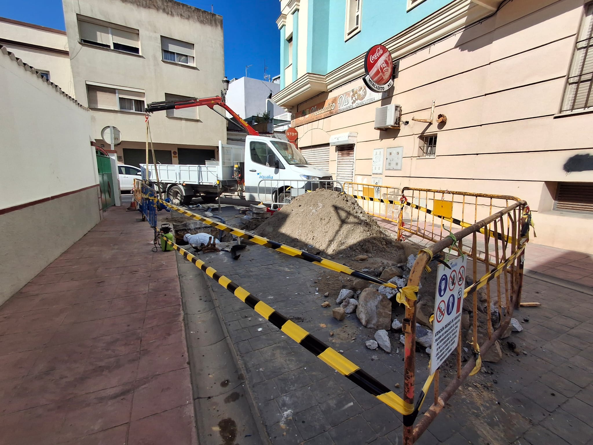 Trabajos de mejora en la red de agua provocarán cortes y bajadas de presión en varias calles de La Línea este jueves