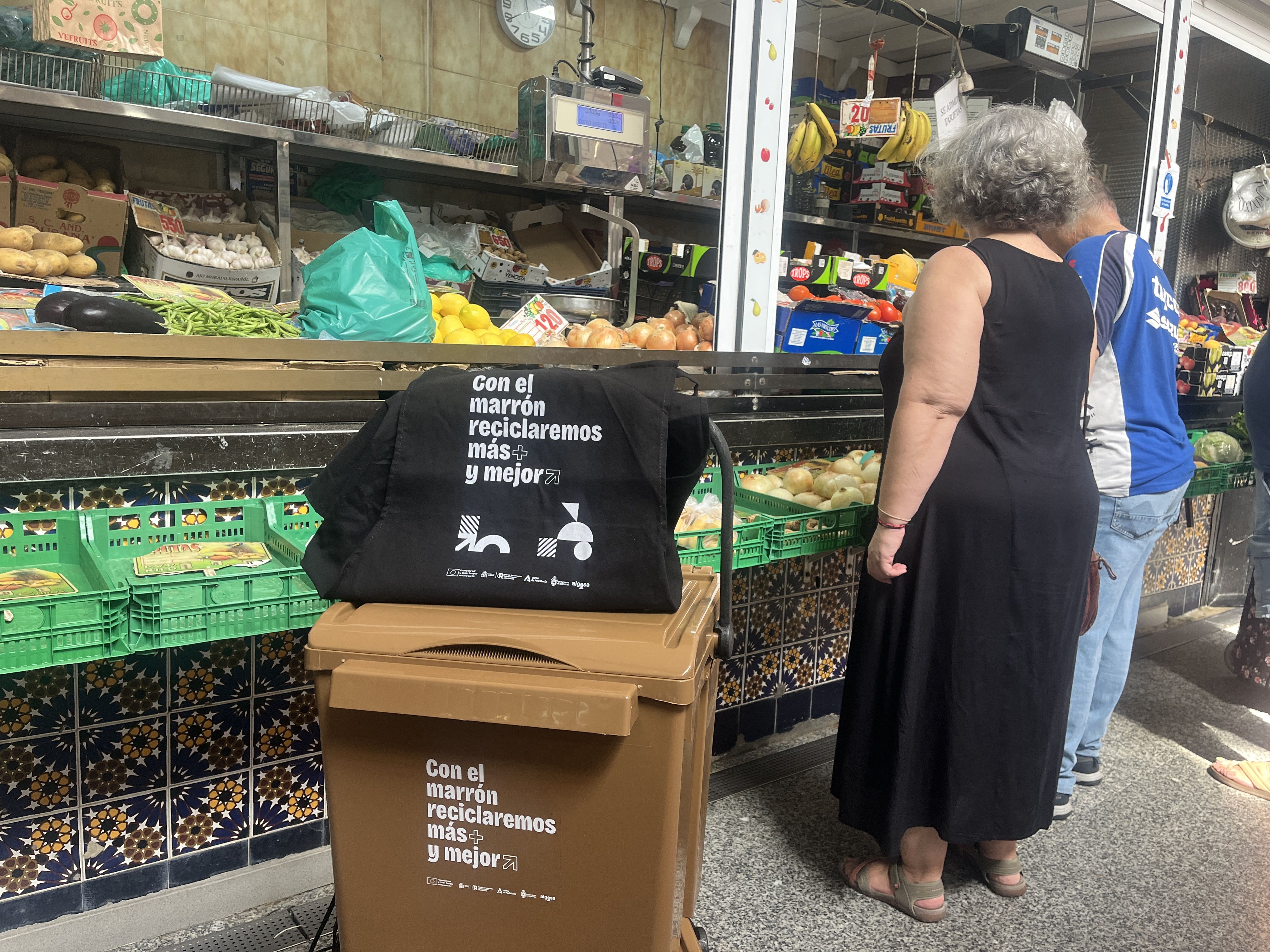 Algeciras continua con la sensibilización ambiental de la orgánica, esta vez centrada en los grandes productores