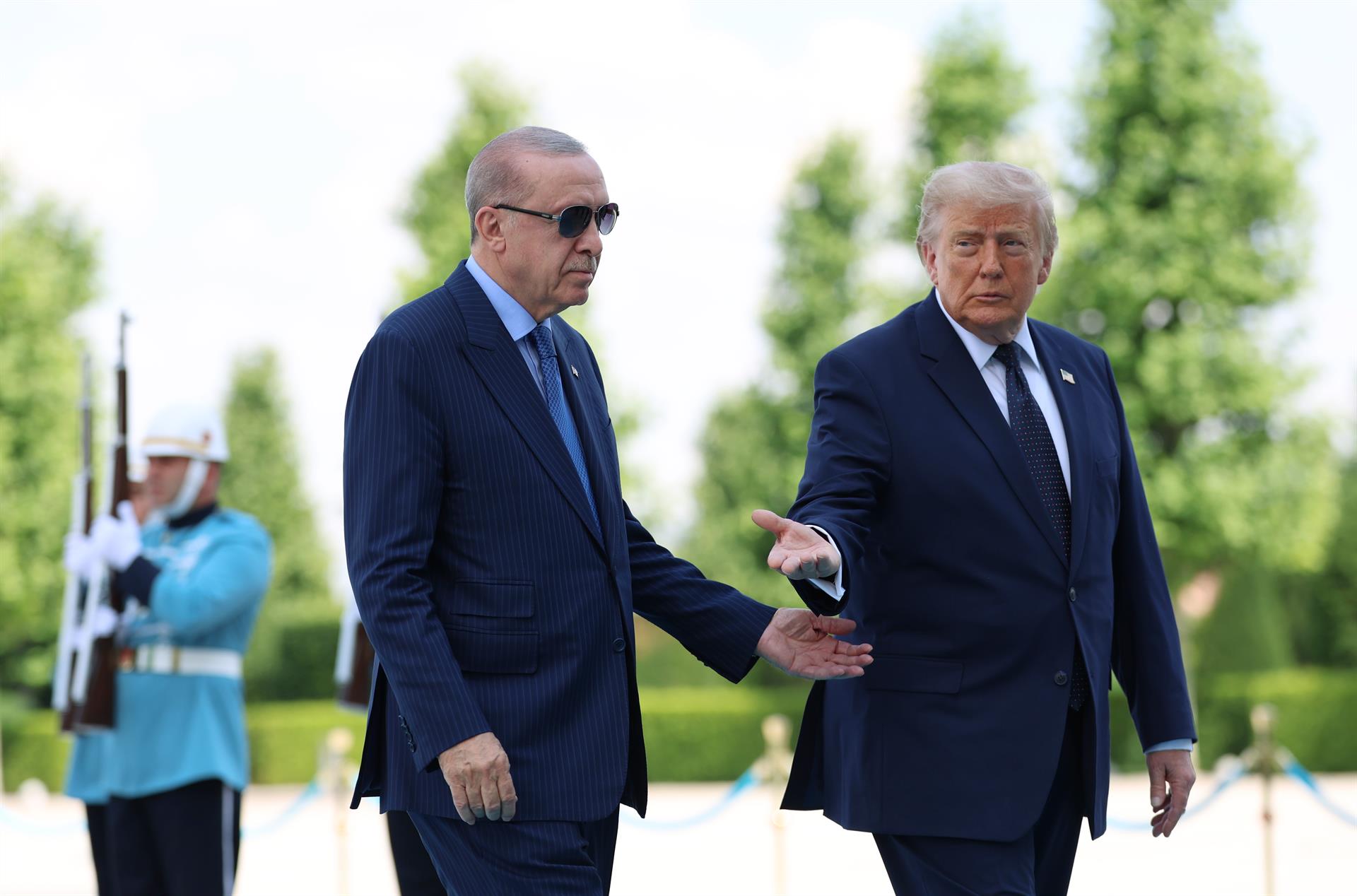 Trump dice que detendrá "completamente" el comercio con España y que es "una causa perdida": "No tienen remedio" Trump dice que detendrá "completamente" el comercio con España y que es "una causa perdida": "No tienen remedio"