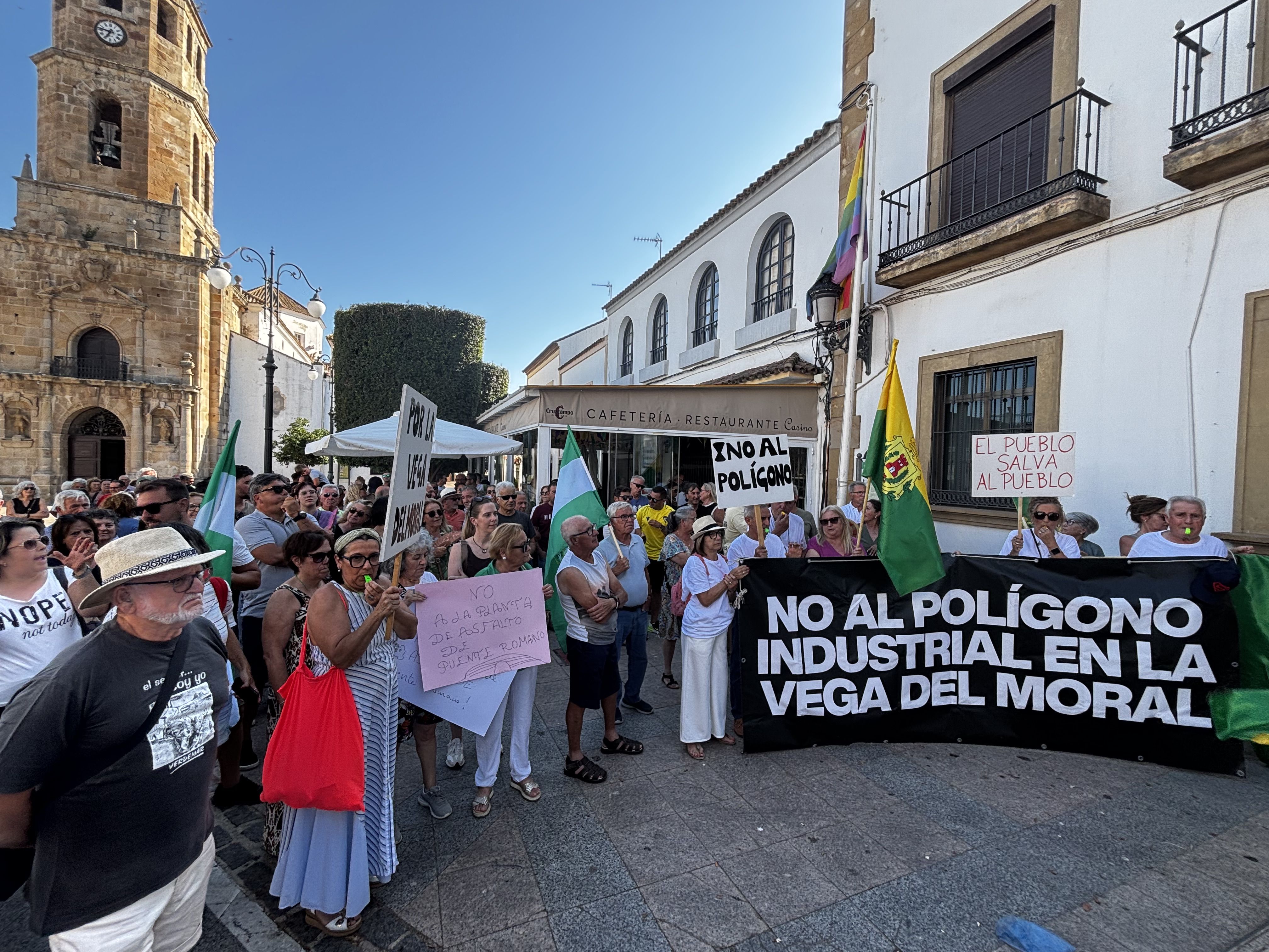 El PSOE de Los Barrios felicita a los vecinos que se concentraron contra el proyecto de la Vega del Moral El PSOE de Los Barrios felicita a los vecinos que se concentraron contra el proyecto de la Vega del Moral