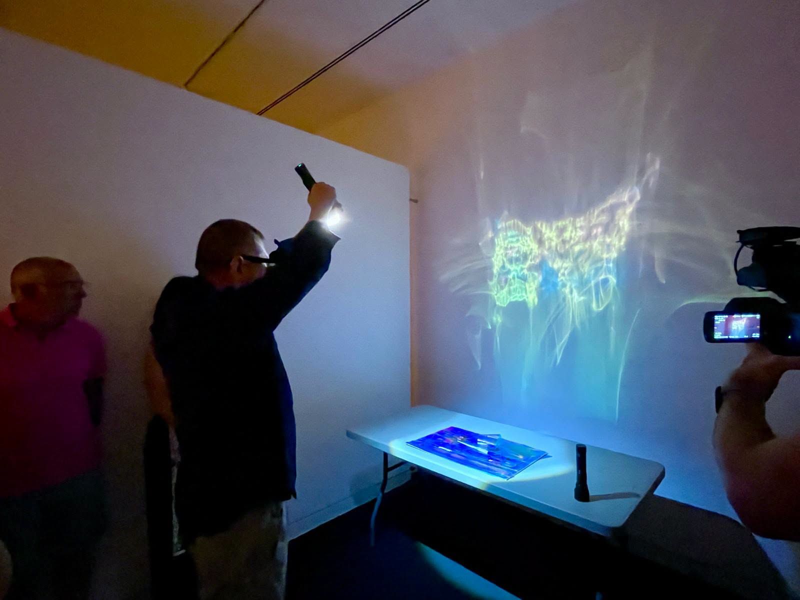 El Museo Cruz Herrera acoge la innovadora obra experimental del artista chino Shen Leiming El Museo Cruz Herrera acoge la innovadora obra experimental del artista chino Shen Leiming