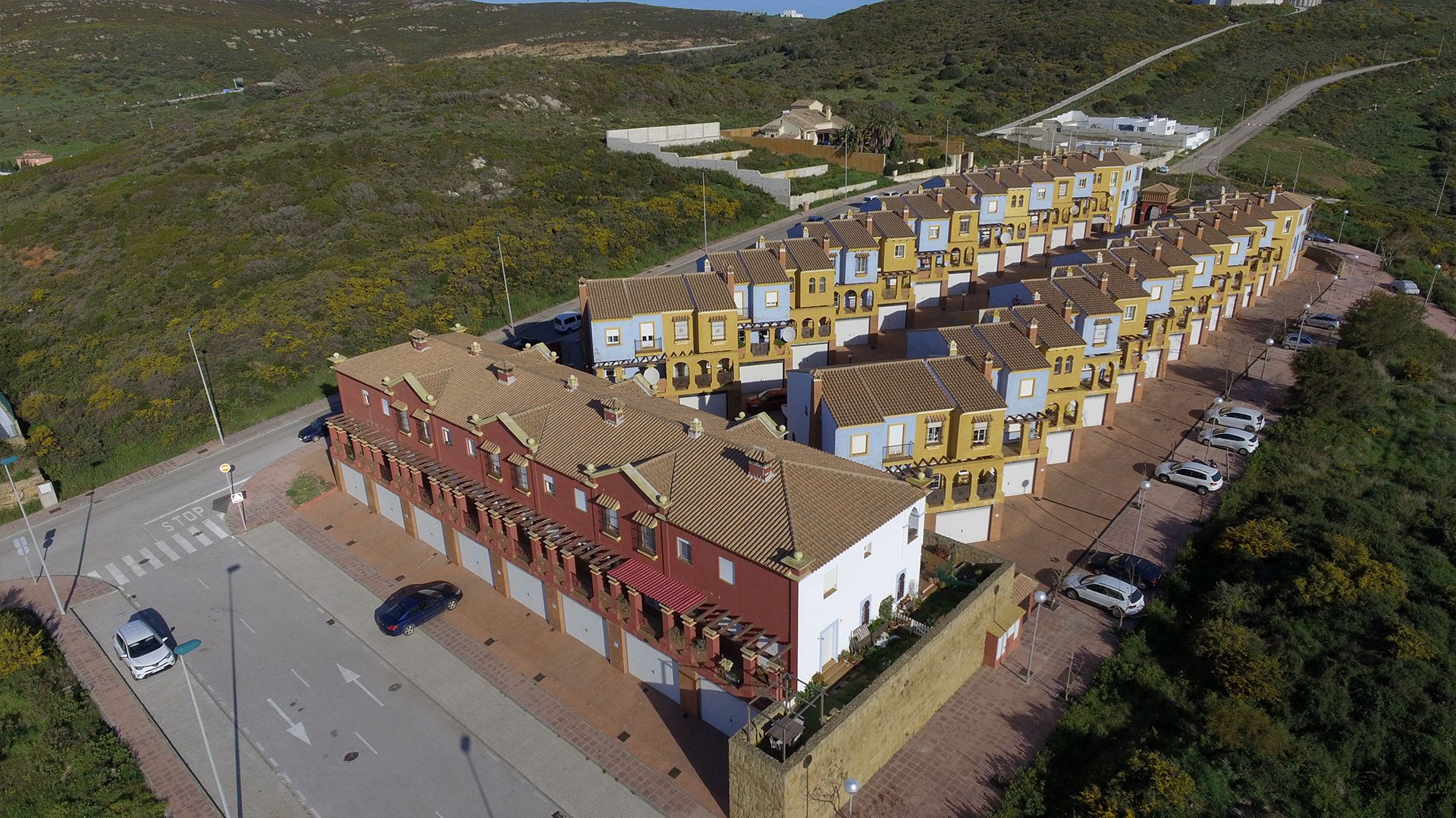 Los vecinos de la urbanización Doña Clara denuncian cortes nocturnos de agua y exigen una solución urgente