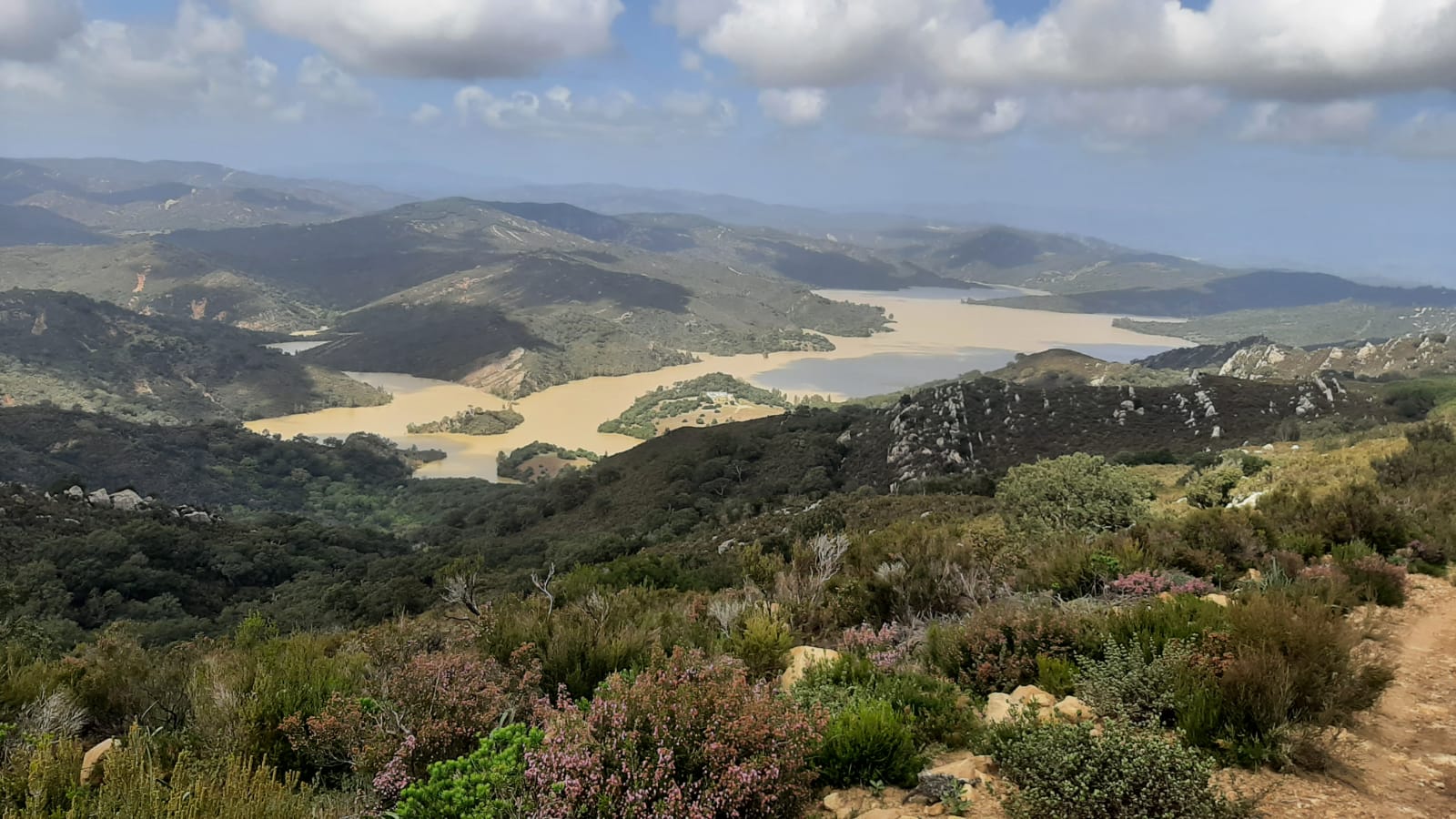 Archivo. Finca Almoraima. Imagen de Agaden. Agaden reclama al MITECO la recuperación de un retén propio contra incendios en La Almoraima