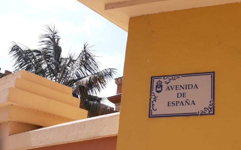 La Línea renovará y ampliará su callejero con la instalación de 1.500 nuevas placas identificativas La Línea renovará y ampliará su callejero con la instalación de 1.500 nuevas placas identificativas