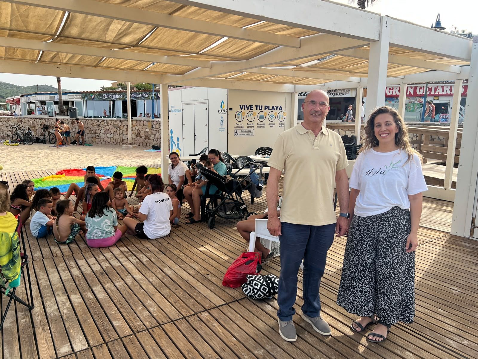 Los pequeños se convierten en guardianes medioambientales de las playas de Algeciras