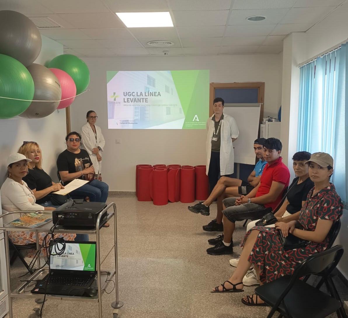 La Línea acerca la sanidad pública a personas migrantes con un taller de acogida en el centro de salud de Levante