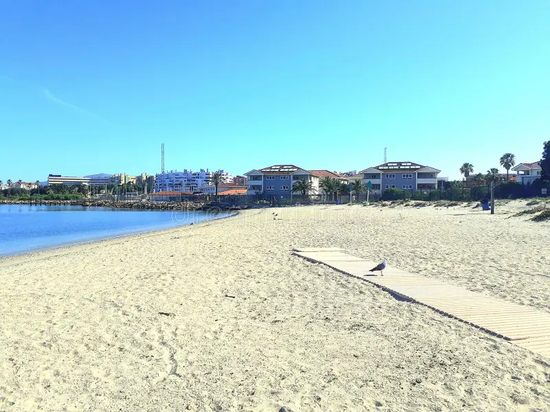 Prohibido el baño en Western Beach por la detección de bacterias en el agua. Imagen: Darren Andrews