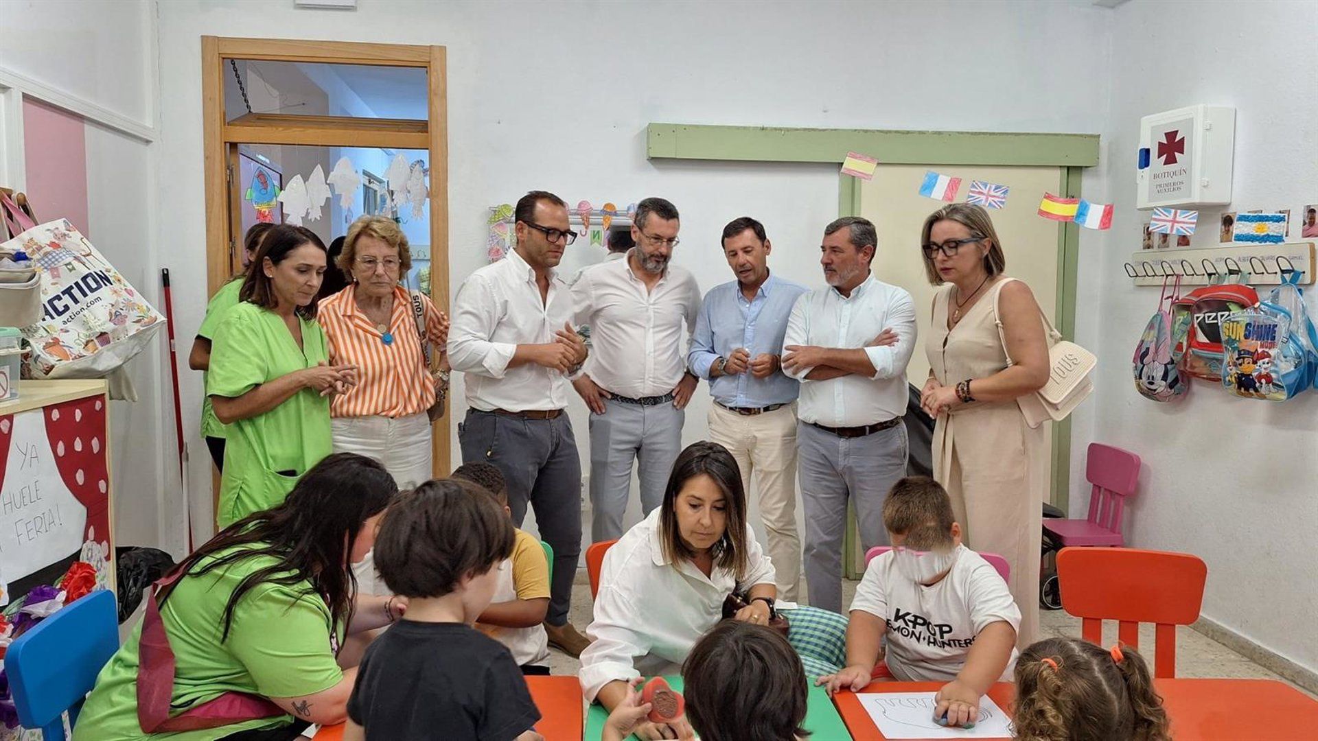 Javier Ros, Alfonso Candón y Juan Franco en una de las Escuelas de Verano de la Junta en La Línea. - JUNTA DE ANDALUCÍA 