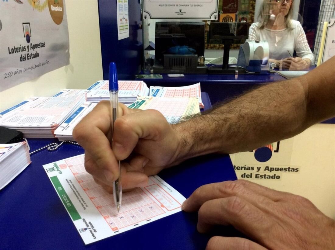 La Lotería Nacional deja un segundo premio de 120.000 euros en Algeciras. Administración de Lotería. Imagen de archivo. 
