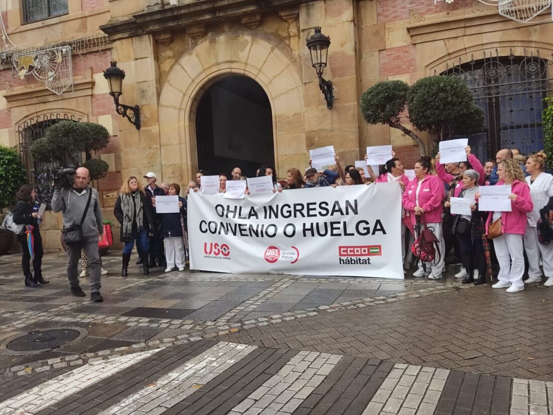Imagen de archivo de una concentración de las trabajadoras del Servicio de Ayuda a domicilio de la empresa Ohl-a Servicios Ingesan. 