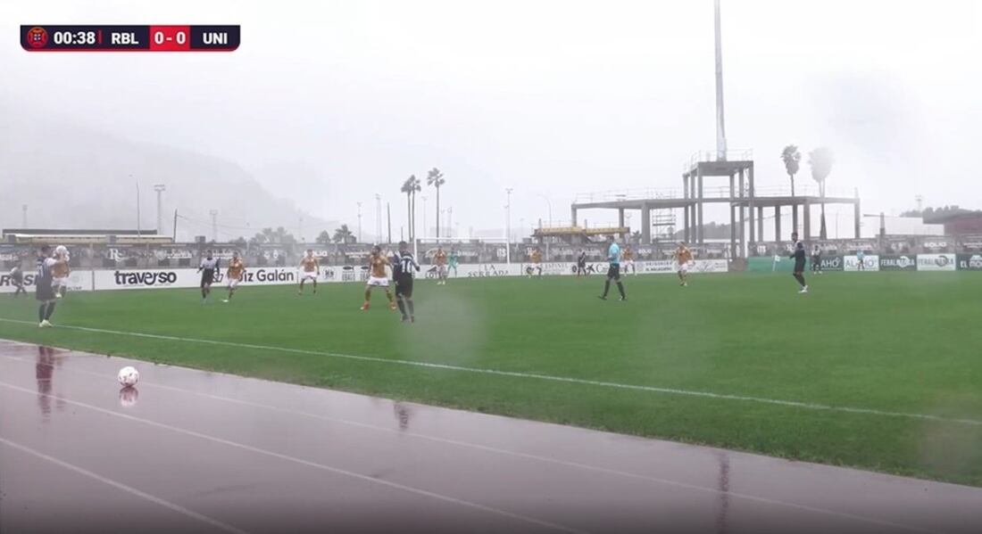 imagen-de-un-lance-de-juego-entre-el-linense-y-unionistas--captura-insports