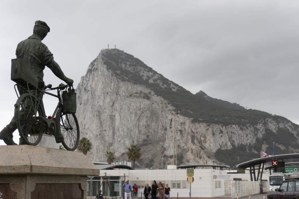 GIBRALTAR FRONTERA ALEDAÑOS AEROPUERTO ADUANA TRABAJADORES _10