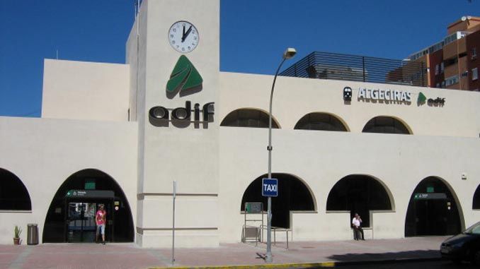 Estación de tren de Algeciras. El Gobierno aclara que los vagones destinados a Cantabria y Asturias no llegaron a fabricarse. 