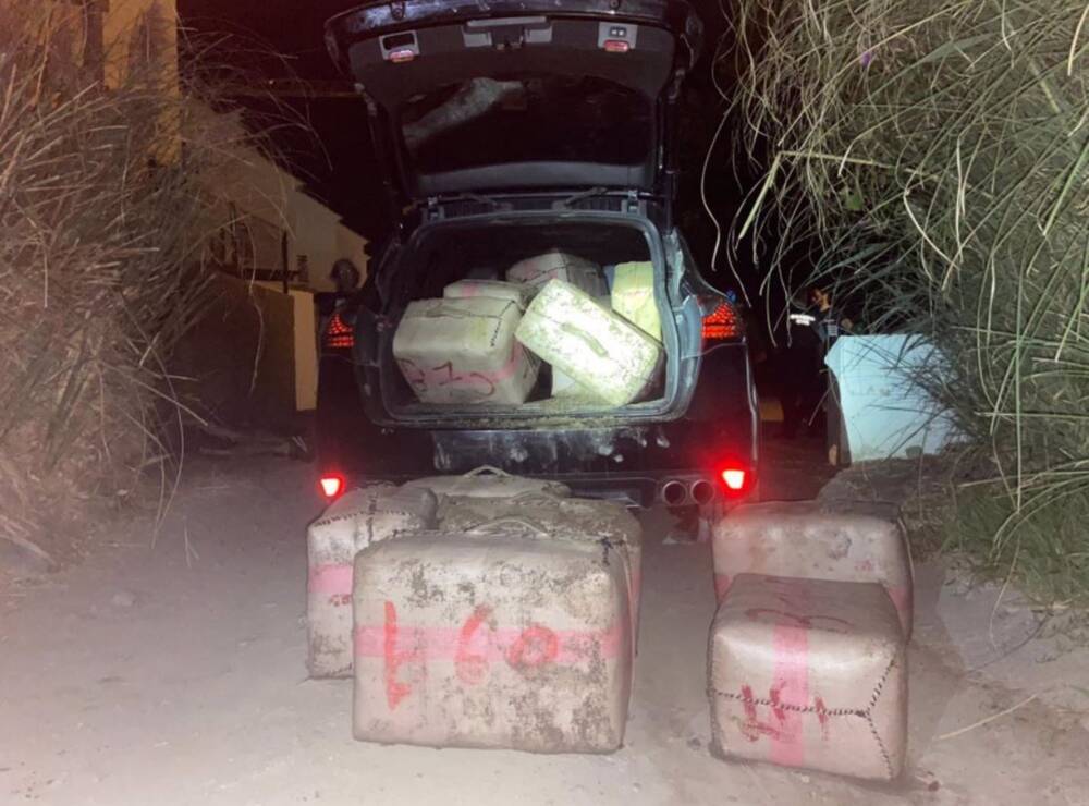 Heridos dos guardias civiles tras ser embestidos por un vehículo que transportaba droga en Estepona (Málaga)