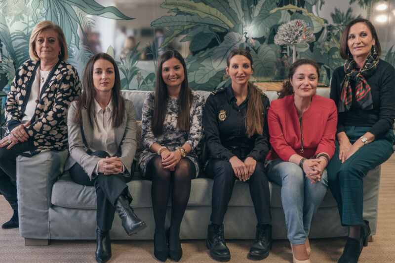 mujeres foto familia