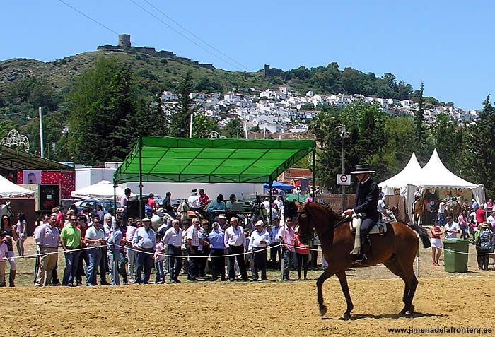 Imagen de archivo de una edición pasada de la feria de Mayo de Jimena de la Frontera. El Día del Niño, pasacalles de caballos y concursos: así es la programación de la Feria de Mayo de Jimena Imagen de archivo de una edición pasada de la feria de Mayo de Jimena de la Frontera. El Día del Niño, pasacalles de caballos y concursos: así es la programación de la Feria de Mayo de Jimena