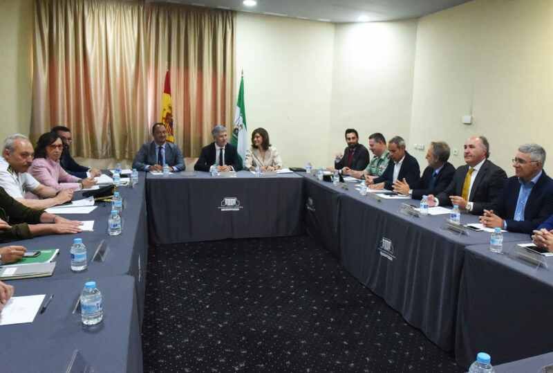 LA LINES REUNION CON EL MINISTRO DE INTERIOR FERNANDO GRANDE MARLASKA LA LINES REUNION CON EL MINISTRO DE INTERIOR FERNANDO GRANDE MARLASKA