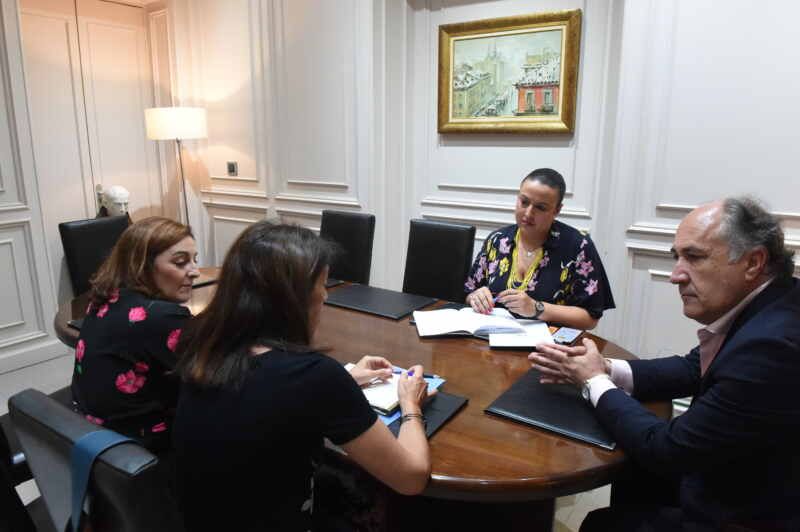 REUNIÓN CON EL CENTRO AL-YACIRAT REUNIÓN CON EL CENTRO AL-YACIRAT