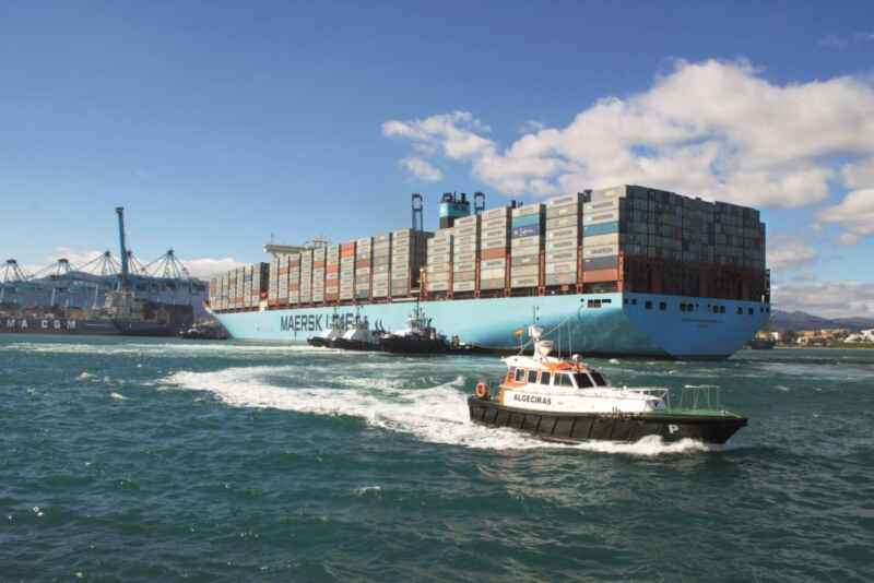Megaship Maersk Mc Kinney Möller atracando en el Puerto de Algeciras
