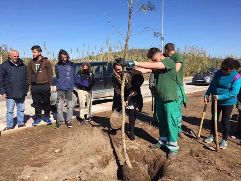 thumbnail_Dia del arbol 2018 Rosa Perez