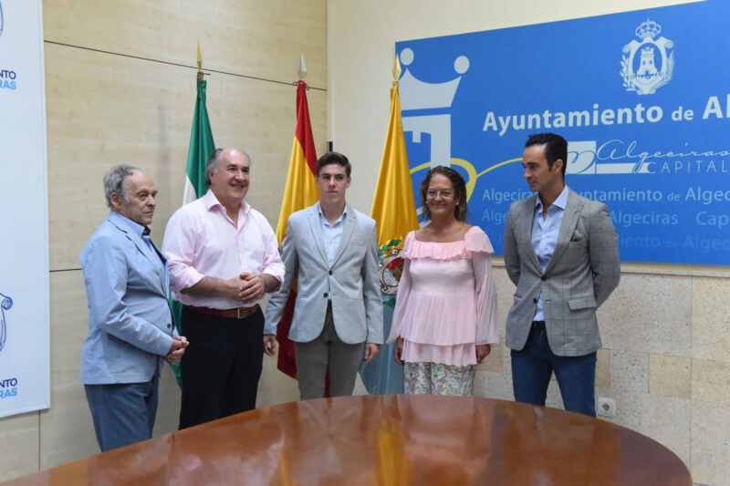 FOTO CON ALUMNO TAUROMAQUIA FOTO CON ALUMNO TAUROMAQUIA