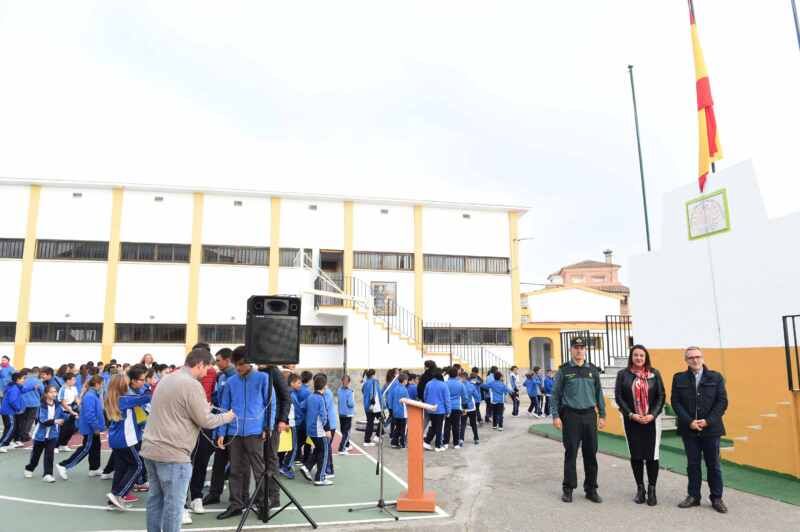 COLEGIO NUESTRA SEÑORA DE LOS MILAGROS IZADA DE BANDERA COLEGIO NUESTRA SEÑORA DE LOS MILAGROS IZADA DE BANDERA