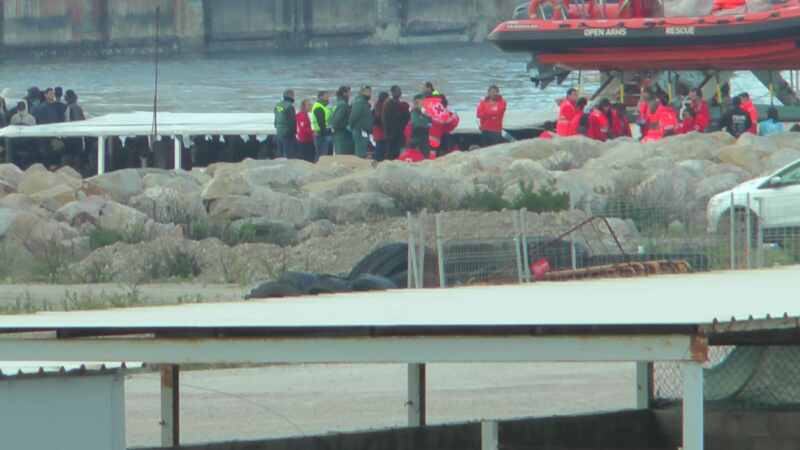 d8c2f253-1738-4db4-b9e2-d7bf1d56826b