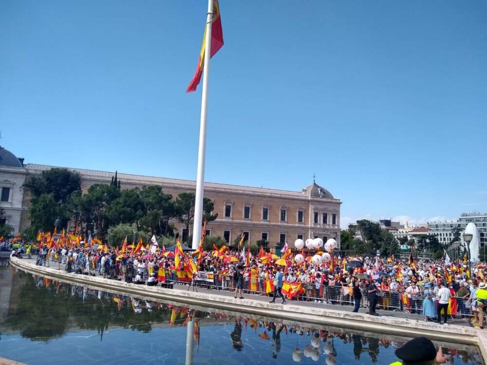 VÍDEO:Colón.- Unas 25.000 personas se concentran en la plaza de Colón contra los indultos, según Delegación del Gobierno
